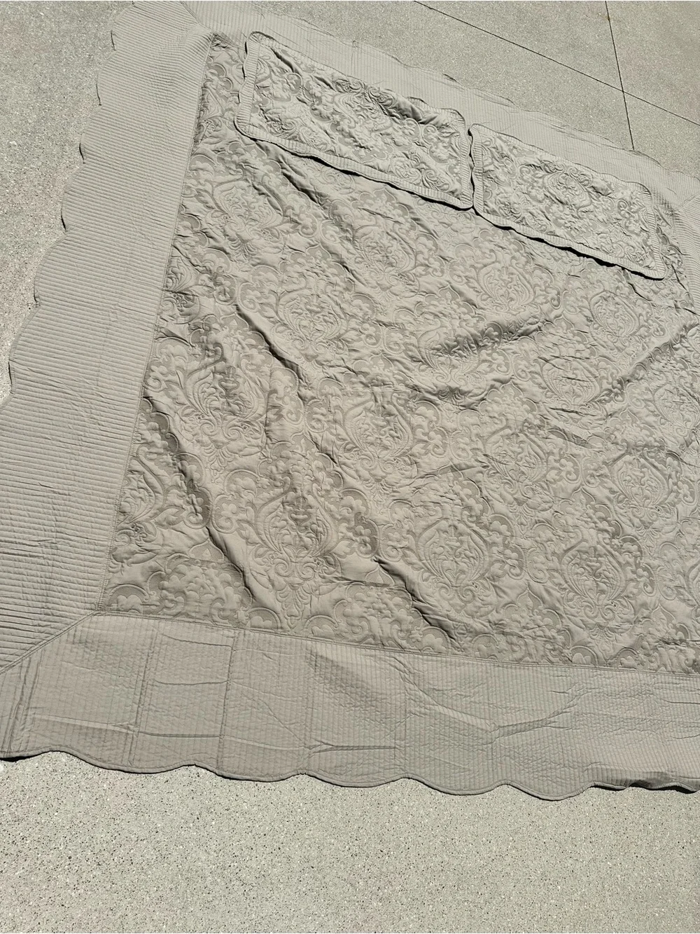 Oversized King Neutral Beige Sage Quilted Bedspread Scalloped Edges 115” x 120”